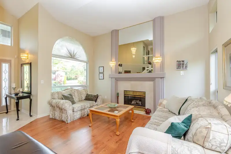 7931 REDTAIL PLACE - photo 4 of 40