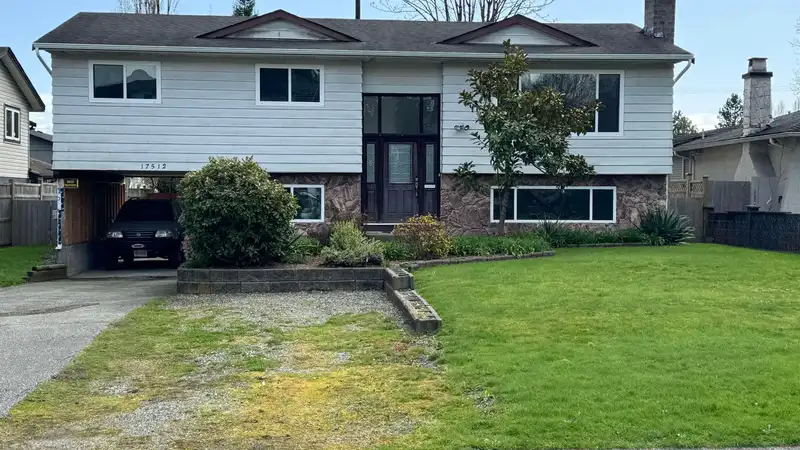 17512 61B AVENUE - photo 1 of 4