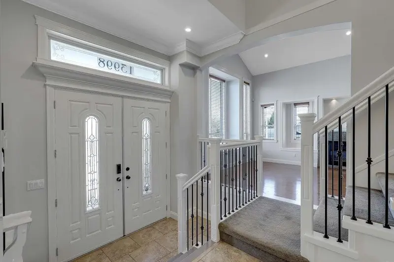 13998 115 AVENUE - photo 3 of 25