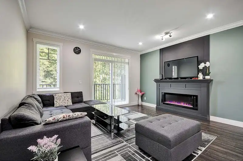 128 13898 64 AVENUE - photo 4 of 40