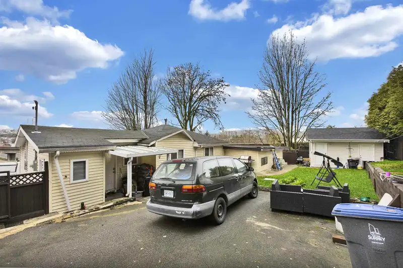 12943 112 AVENUE - photo 3 of 29