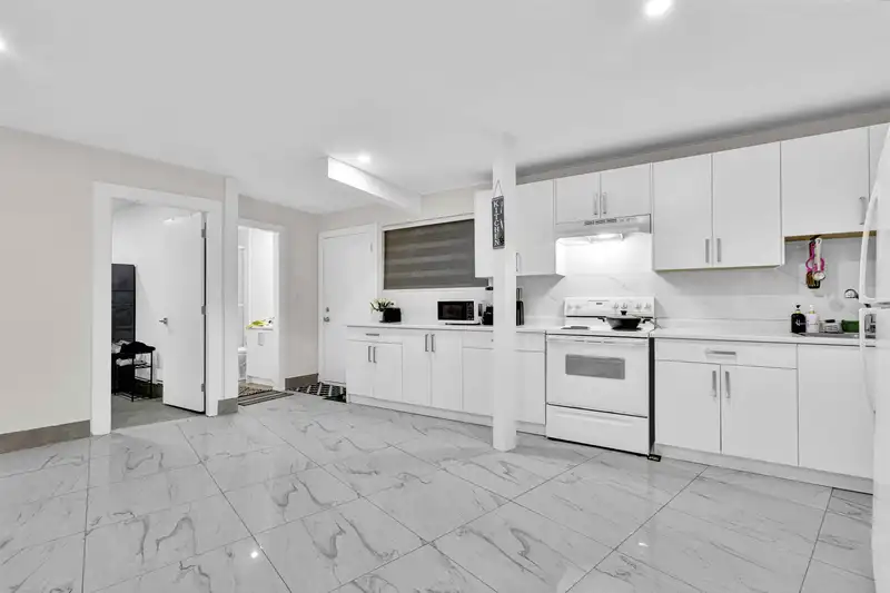12943 112 AVENUE - photo 4 of 29