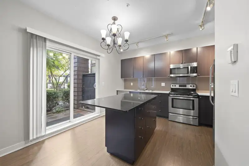 104 13740 75A AVENUE - photo 3 of 17