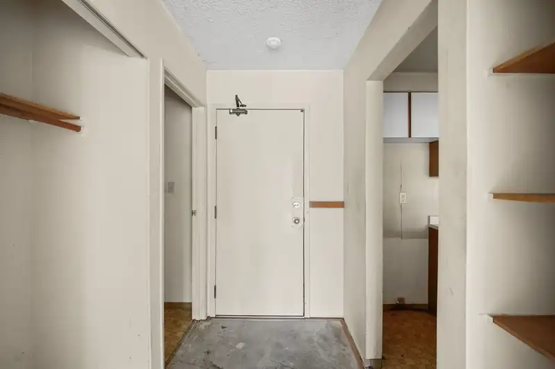 310 9635 121 STREET - photo 4 of 17