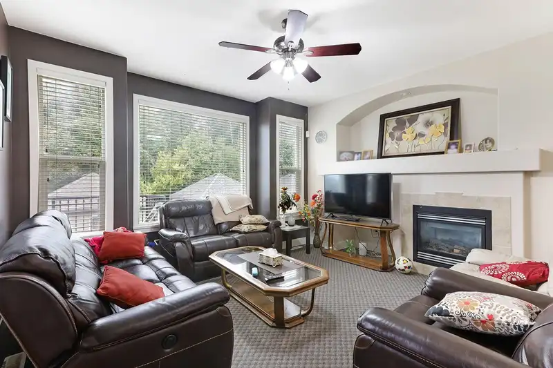 14629 60 AVENUE - photo 4 of 26