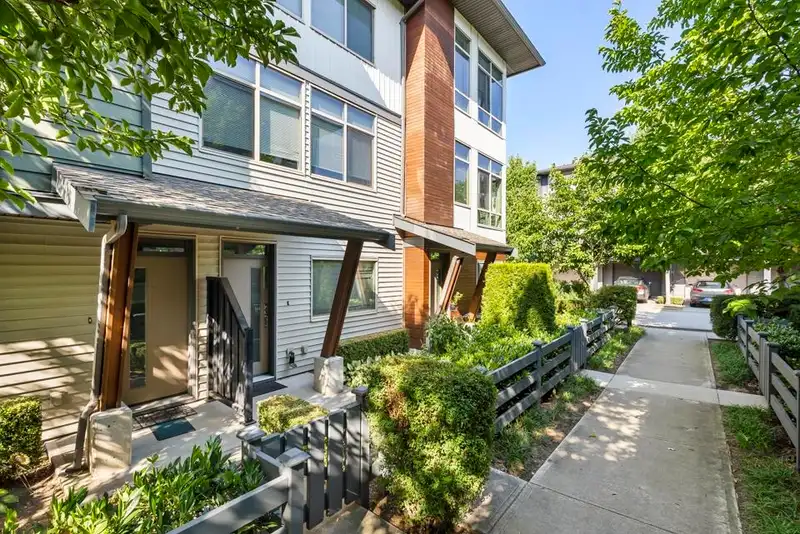 31 8473 163 STREET - photo 2 of 36