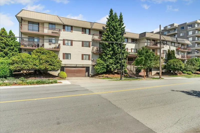 108 45749 SPADINA AVENUE - photo 2 of 25