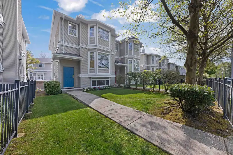6538 121 STREET - photo 1 of 31