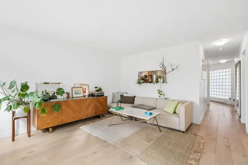 205 1330 GRAVELEY STREET - photo 2 of 25