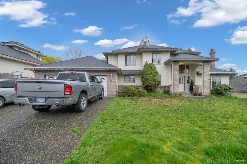 16339 92 AVENUE - photo 3 of 23