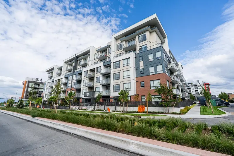 427 7936 206 STREET - photo 1 of 22