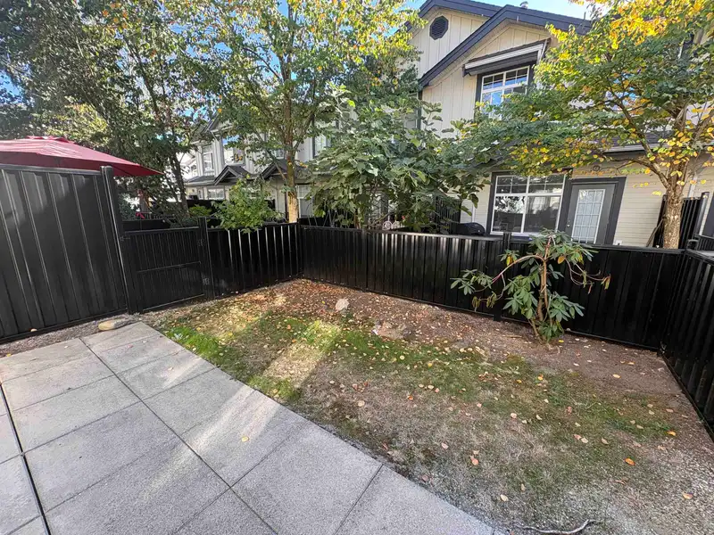 22 16588 FRASER HIGHWAY - photo 2 of 5