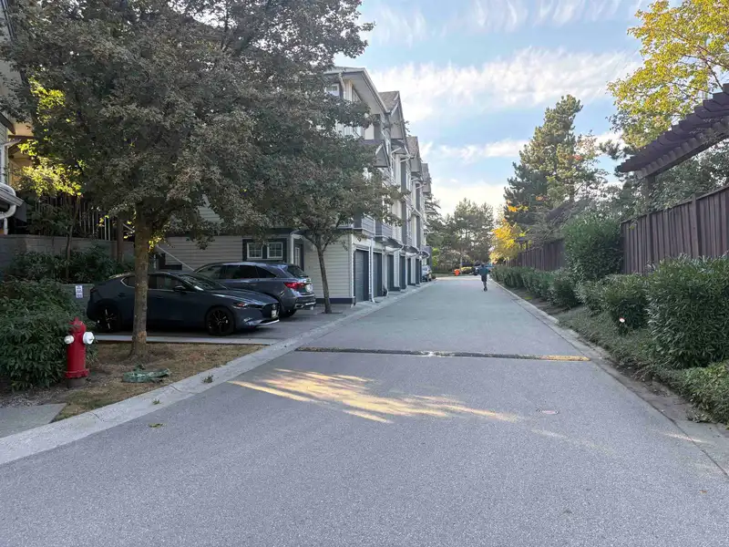 22 16588 FRASER HIGHWAY - photo 3 of 5