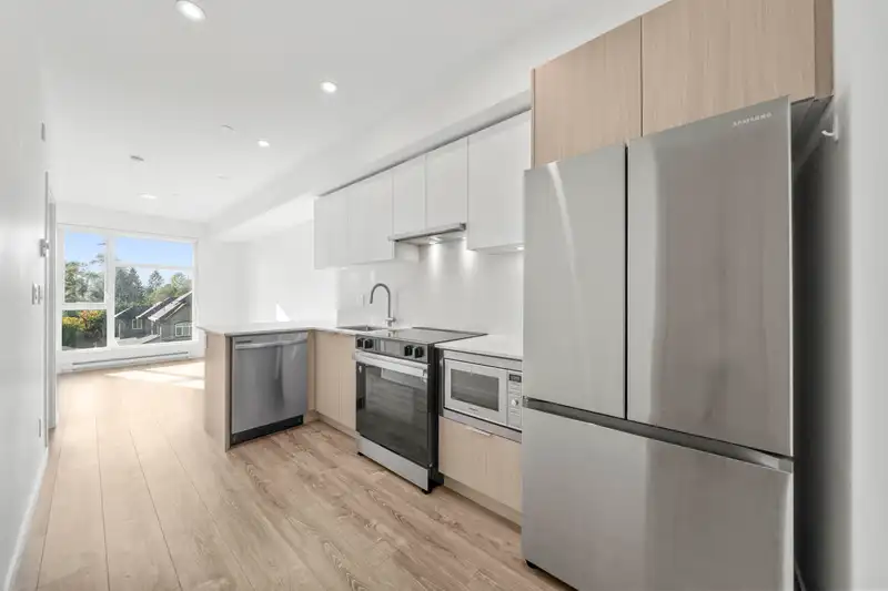 305 10828 139A STREET - photo 2 of 27