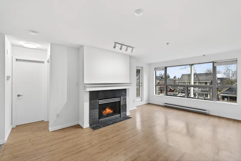 307 3161 W 4TH AVENUE - photo 3 of 25