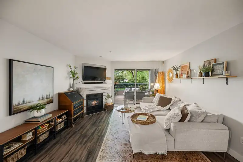 120 19528 FRASER HIGHWAY - photo 2 of 33