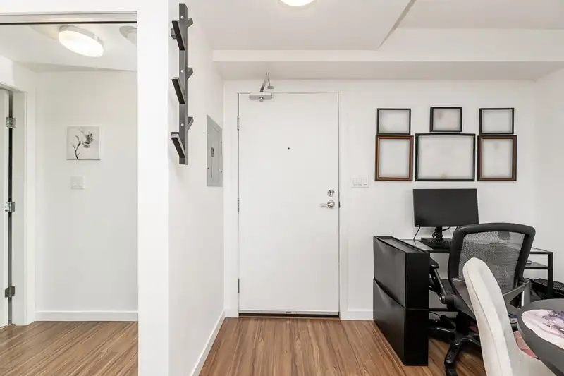 3809 13325 102A AVENUE - photo 4 of 25