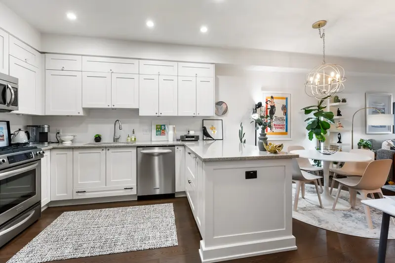 201 15195 36 AVENUE - photo 4 of 25