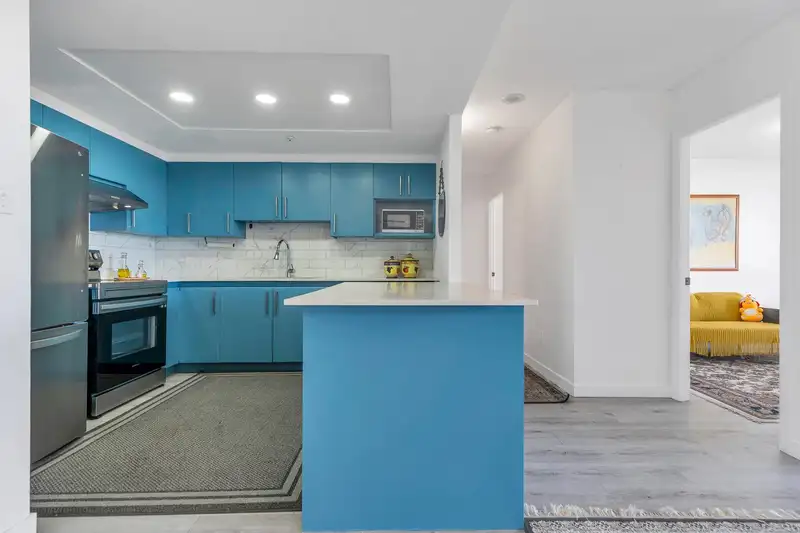 1004 13353 108 AVENUE - photo 4 of 40