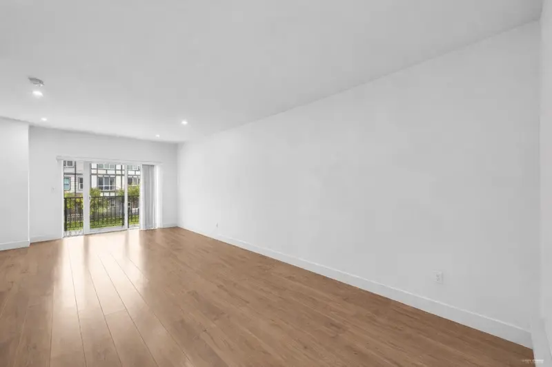 89 9680 ALEXANDRA ROAD - photo 4 of 25