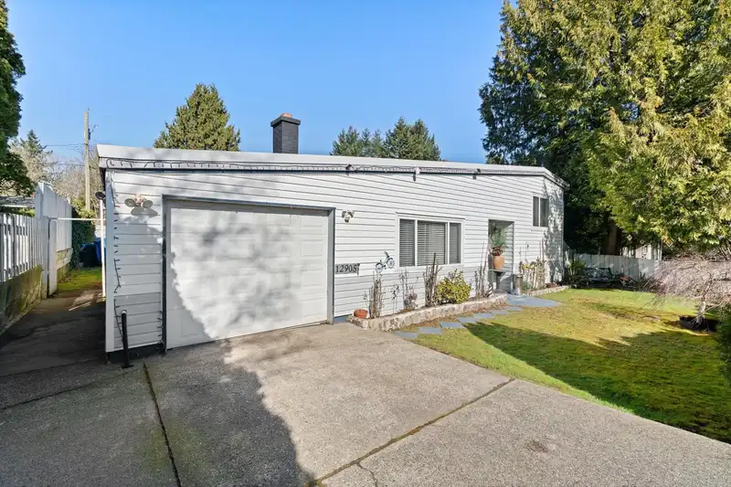 12905 104 AVENUE - photo 3 of 40