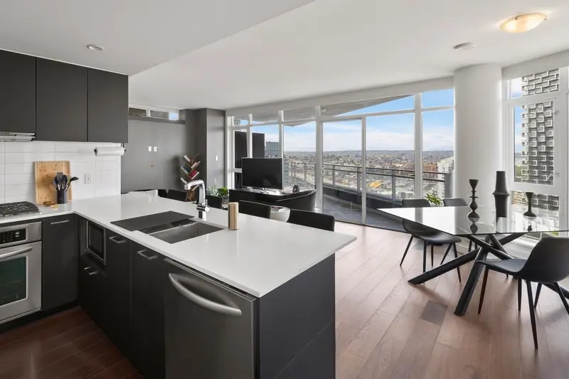 2601 1372 SEYMOUR STREET - photo 2 of 25