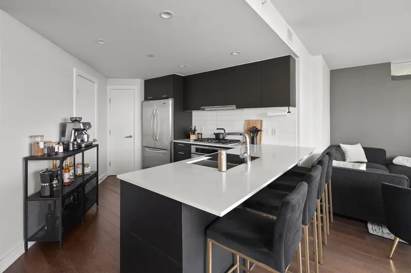 2601 1372 SEYMOUR STREET - photo 4 of 25