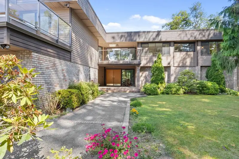 11274 158A STREET - photo 3 of 40