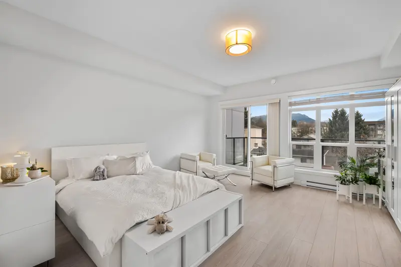 301 2356 WELCHER AVENUE - photo 1 of 18