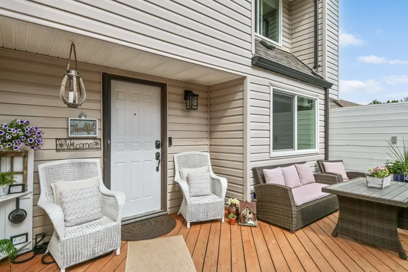 105 5074 201A STREET - photo 3 of 25