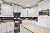 9093 141B STREET - thumbnail 8