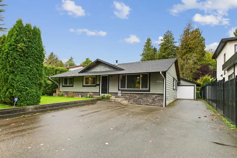 17163 58 AVENUE - photo 3 of 30
