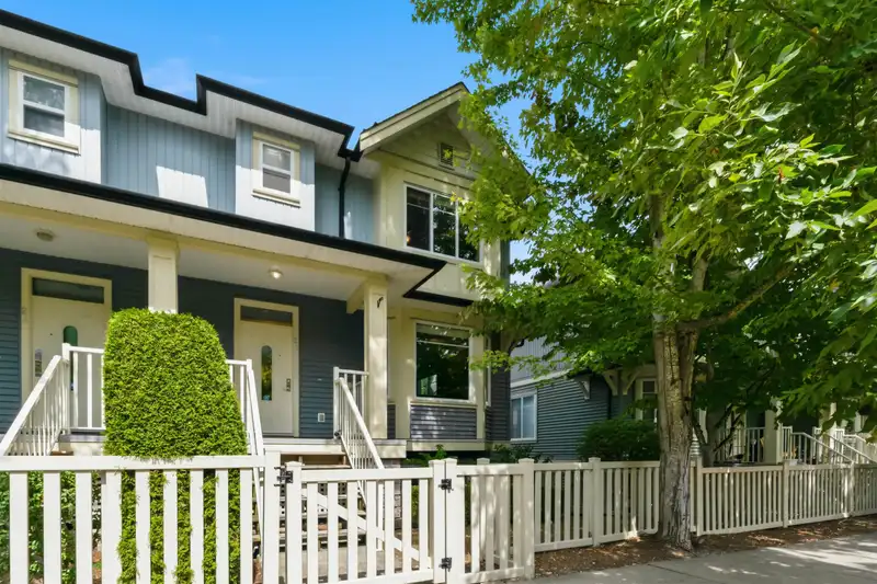 23 6575 192 STREET - photo 2 of 38
