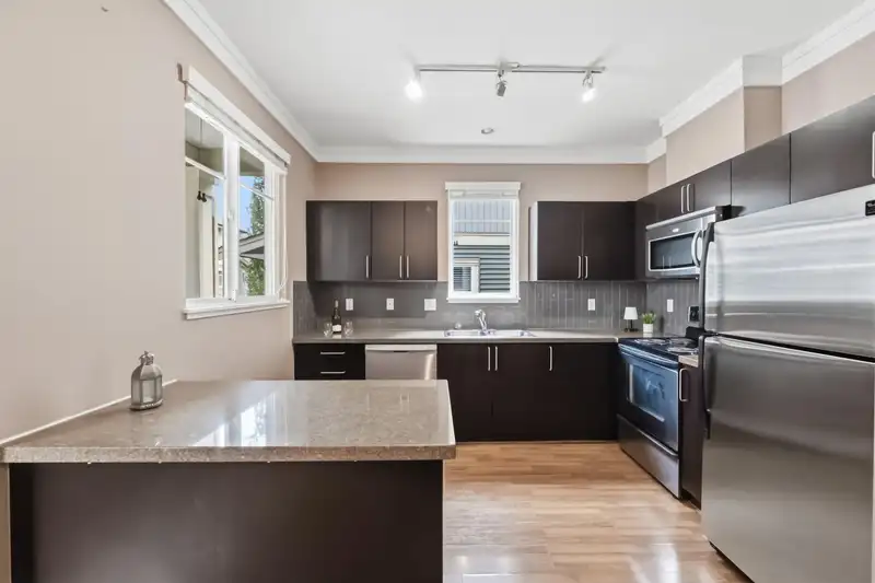 23 6575 192 STREET - photo 3 of 38