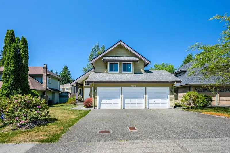 10449 164 STREET - photo 1 of 31