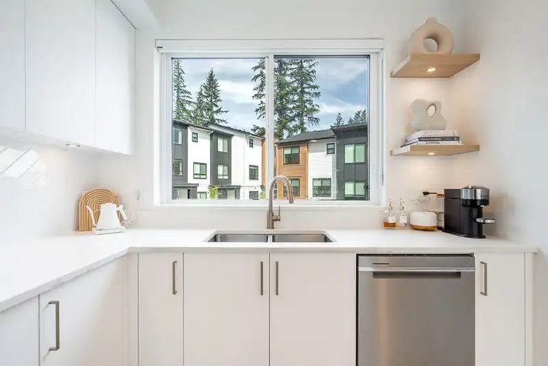 28 17538 100 AVENUE - photo 3 of 31