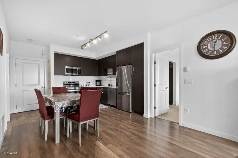 416 13623 81A AVENUE - photo 2 of 32