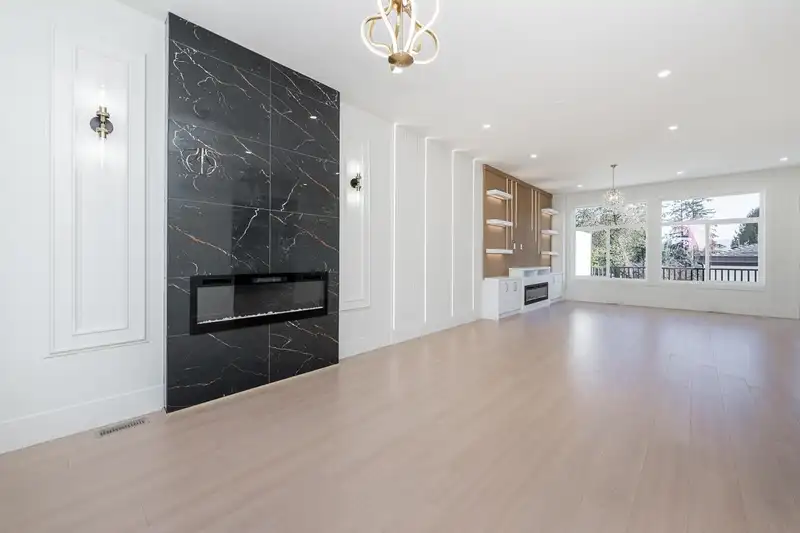 2 14259 PARK DRIVE - photo 3 of 35