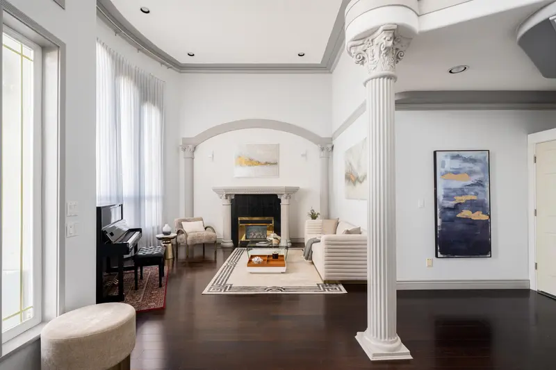 10684 AINTREE PLACE - photo 4 of 25