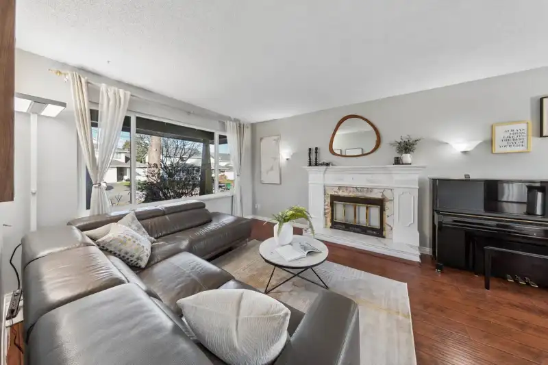 15440 95A AVENUE - photo 1 of 20