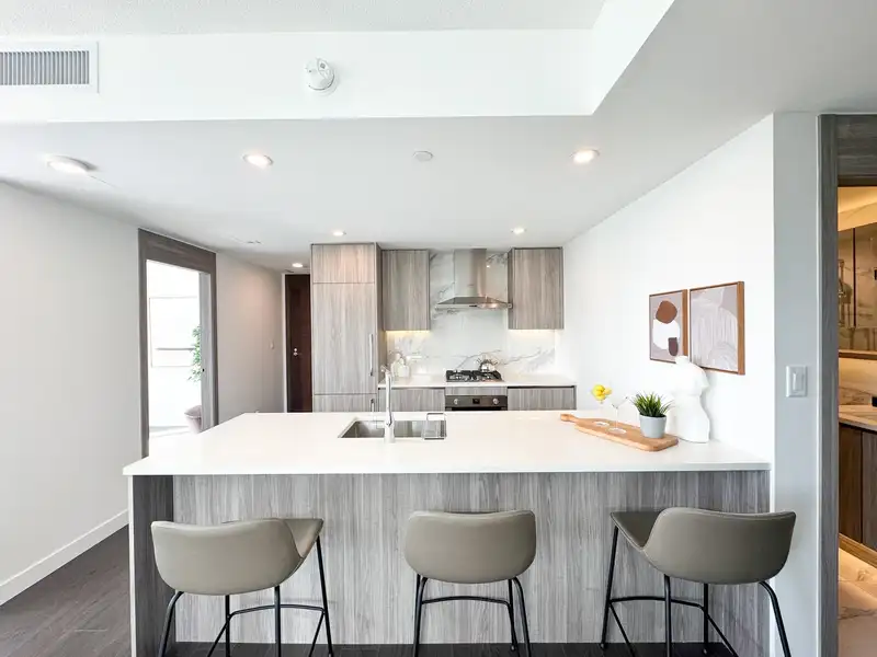 1007 13768 100 AVENUE - photo 2 of 24