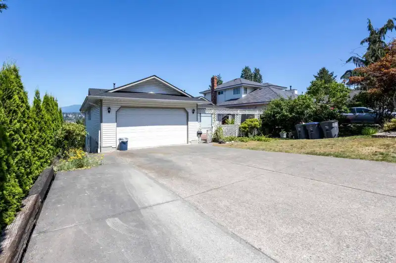 13957 115A AVENUE - photo 1 of 29