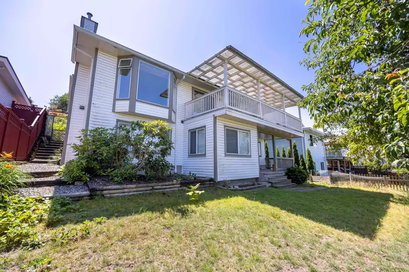 13957 115A AVENUE - photo 3 of 29