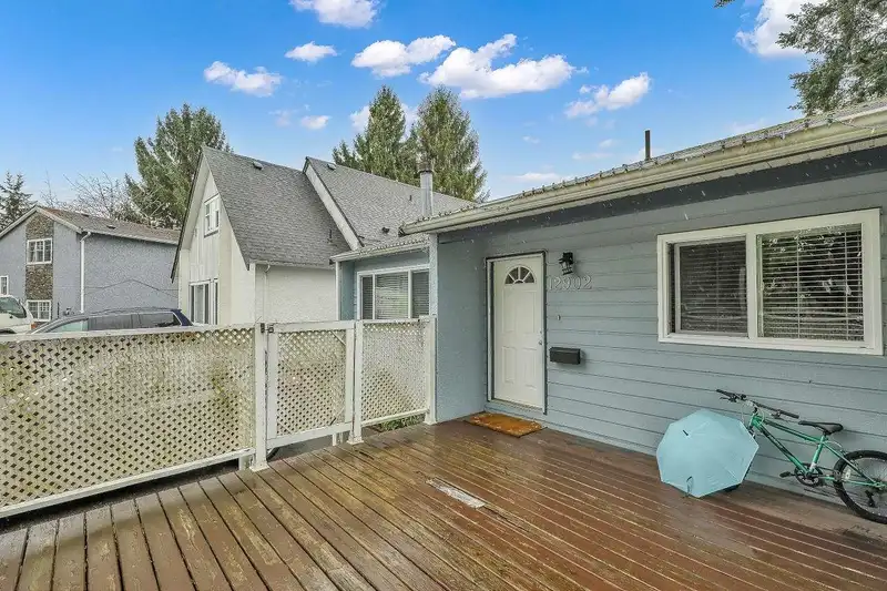 12902 72A AVENUE - photo 4 of 23