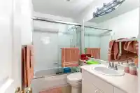 121 8655 KING GEORGE BOULEVARD - thumbnail 24