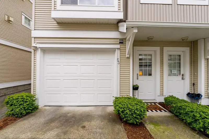53 12110 75A AVENUE - photo 2 of 34