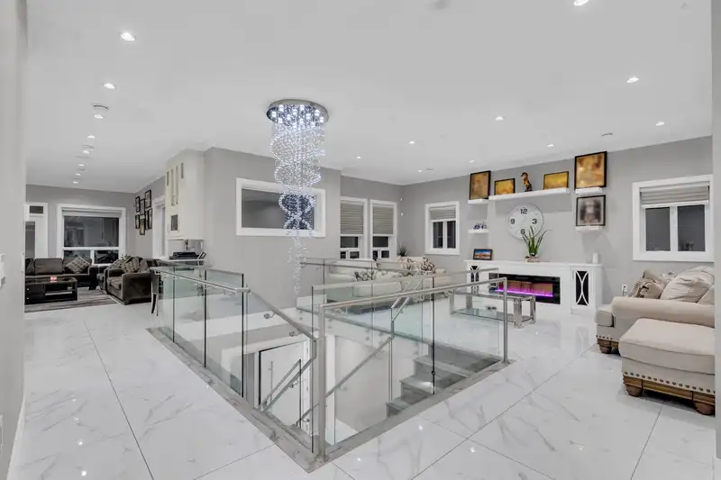 14186 MELROSE DRIVE - photo 2 of 25