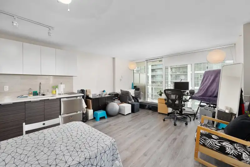 1407 13303 CENTRAL AVENUE - photo 3 of 14