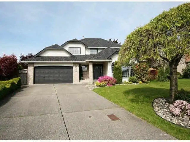 5653 187 STREET - photo 1 of 40