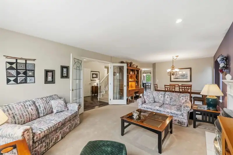 5653 187 STREET - photo 3 of 40